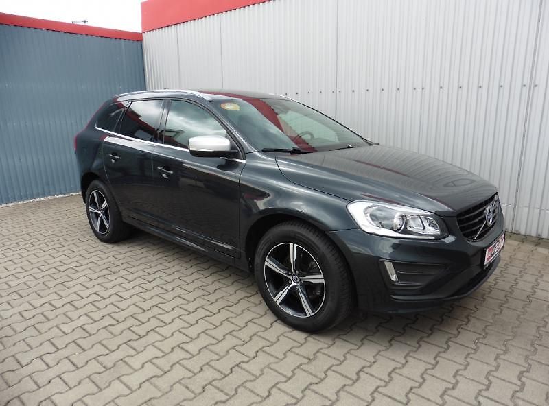 Volvo XC60 2.4 D5 R-Design AWD A/T Navi - fotka 2 z 15