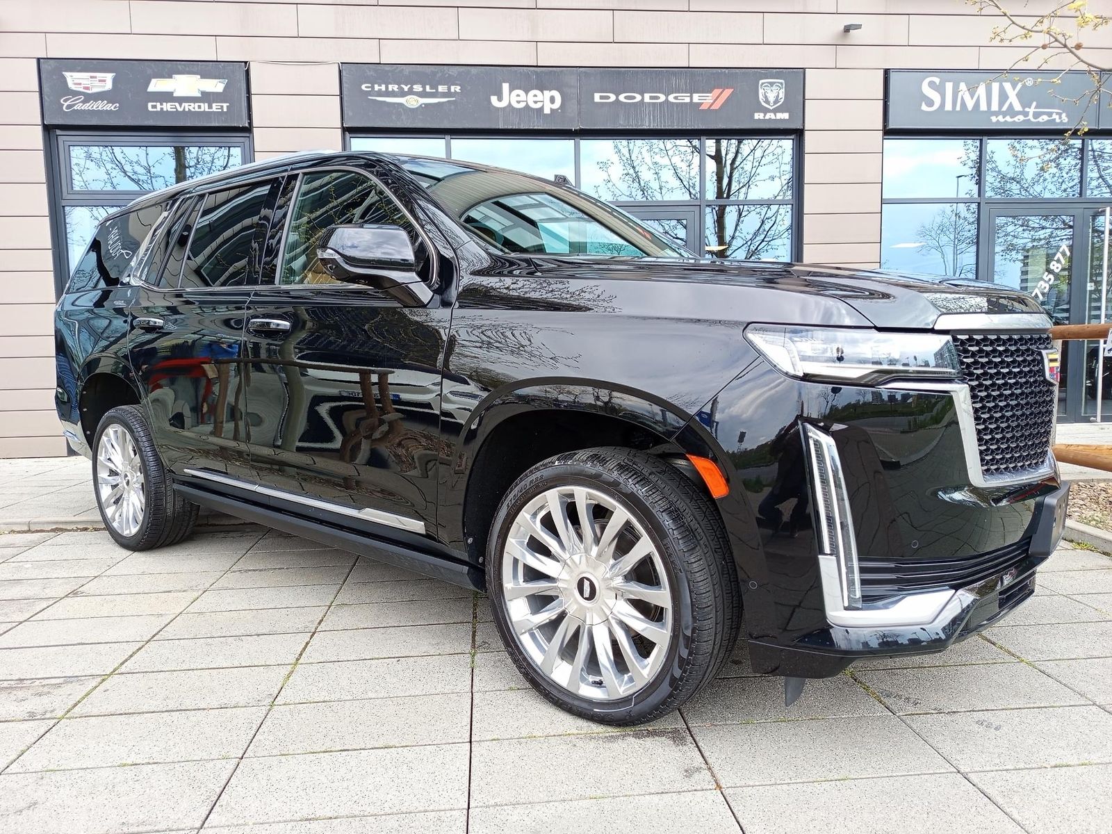 Cadillac Escalade Platinum 600,noční vidění,AKG