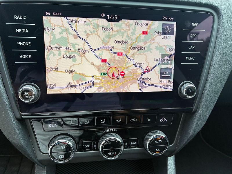 Škoda Octavia 2.0 TDI 135 kW RS ČR - fotka 23 z 30