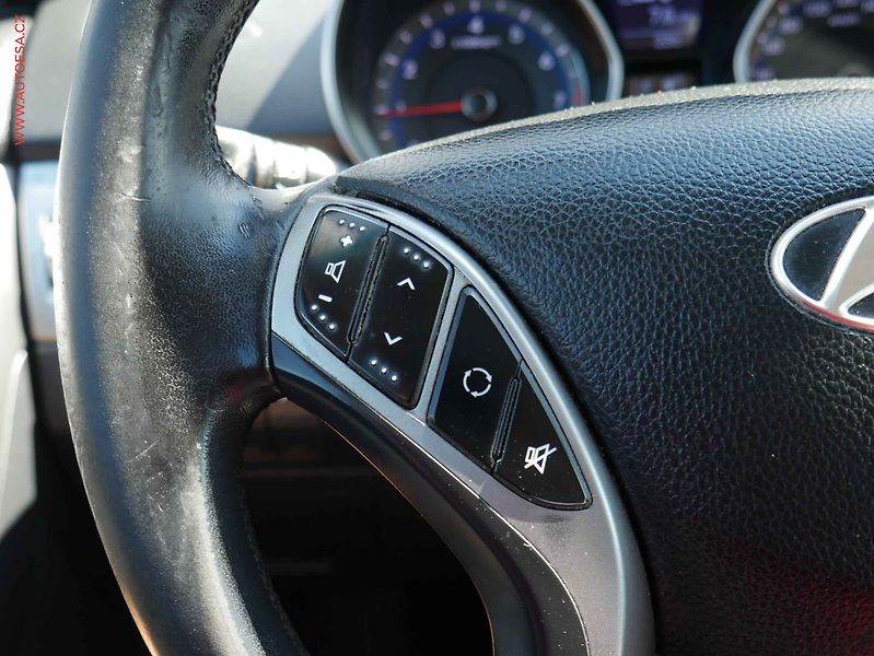 Hyundai i30 (2012) 1.6CVVT, 1.maj,ČR, AC, TZ - fotka 14 z 18