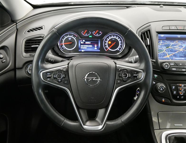 Opel Insignia - fotka 17 z 24