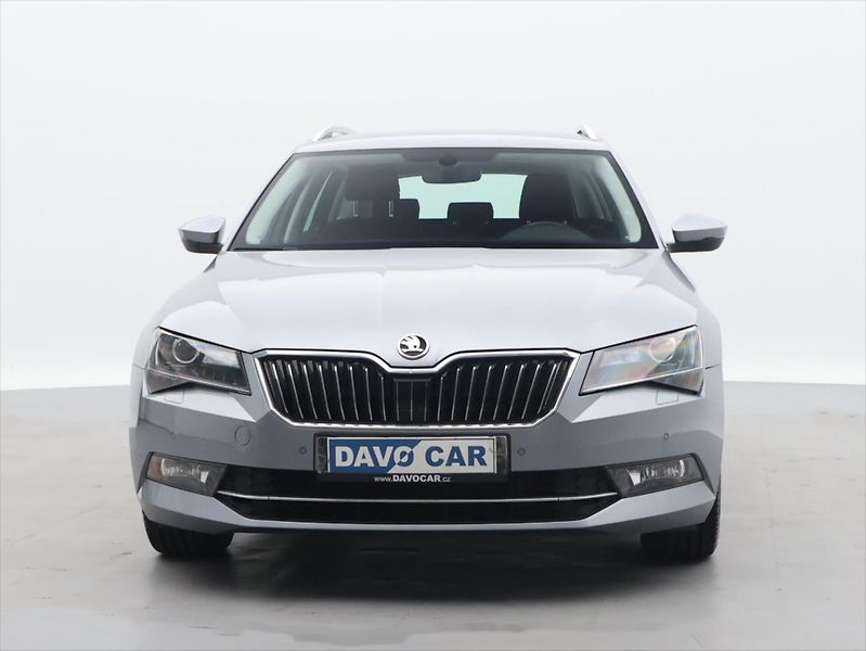 Škoda Superb 1,5 TSI 110kW CZ Xenon Navi - fotka 2 z 29