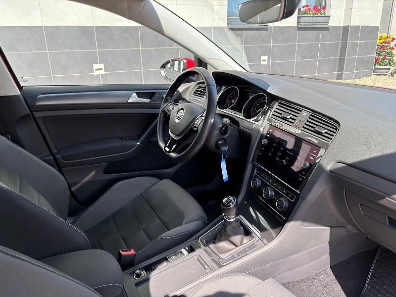 Volkswagen Golf 1.5TSI 110 kW, ČR, 1. MAJ, DPH - fotka 29 z 34
