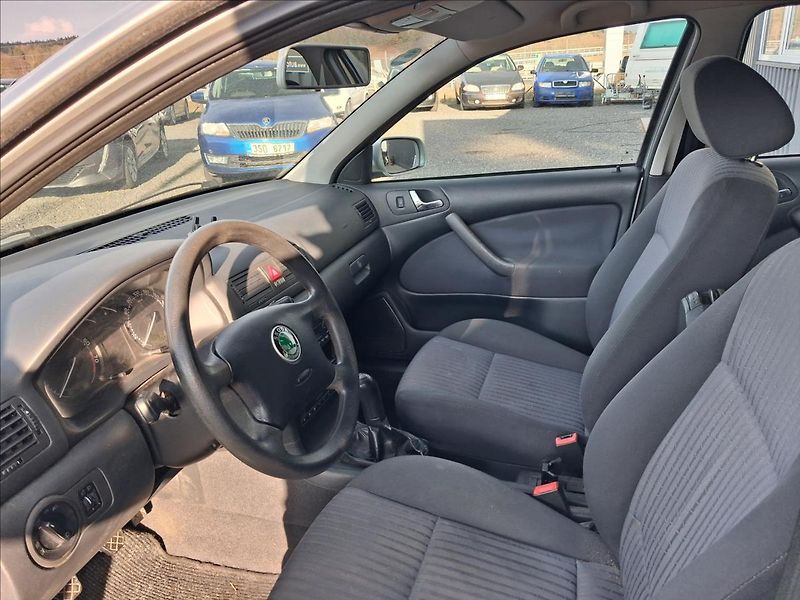 Škoda Octavia 2,0 - fotka 12 z 15