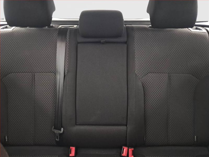 Volkswagen Passat (2013) 1.6 TDI, Navi, Tempomat - fotka 10 z 18