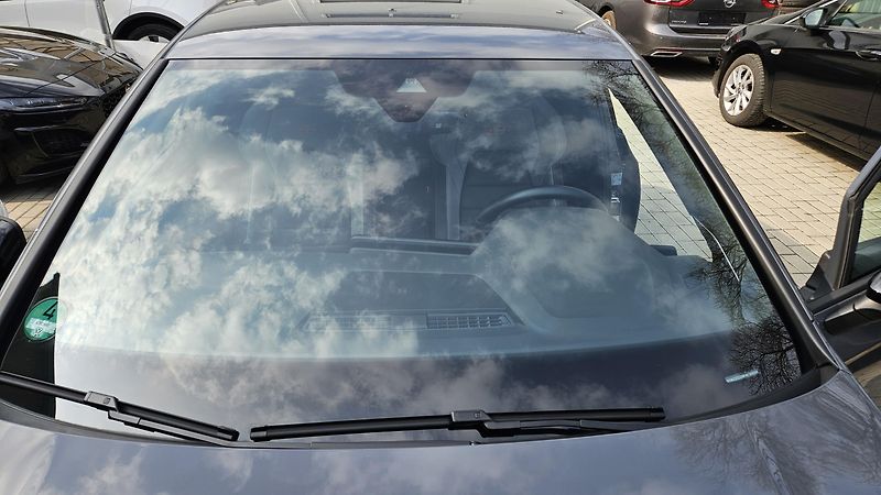 Volkswagen Golf (2023) GTI 2.0TSI 180kW DSG - fotka 35 z 36