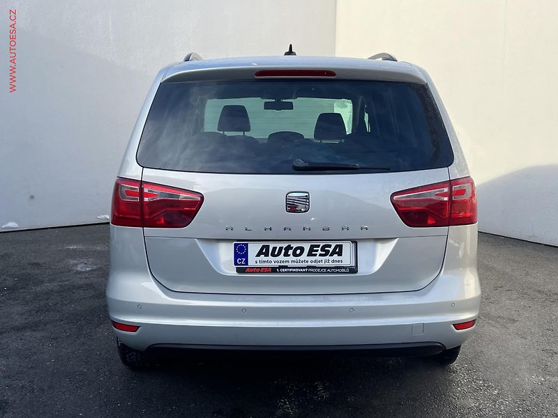 Seat Alhambra (2011) 2.0 TDi 4x4, Style, navi - fotka 5 z 19