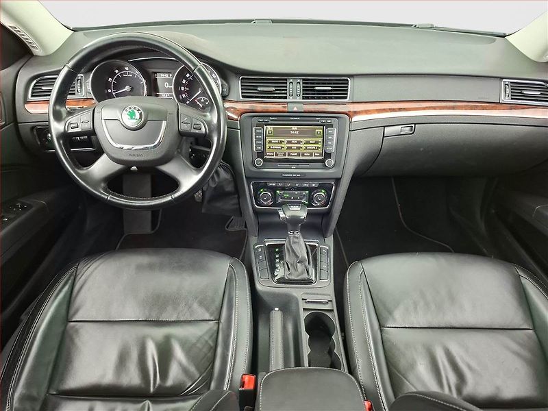 Škoda Superb (2011) Elegance 3.6 FSI V6, 4X4 - fotka 7 z 21