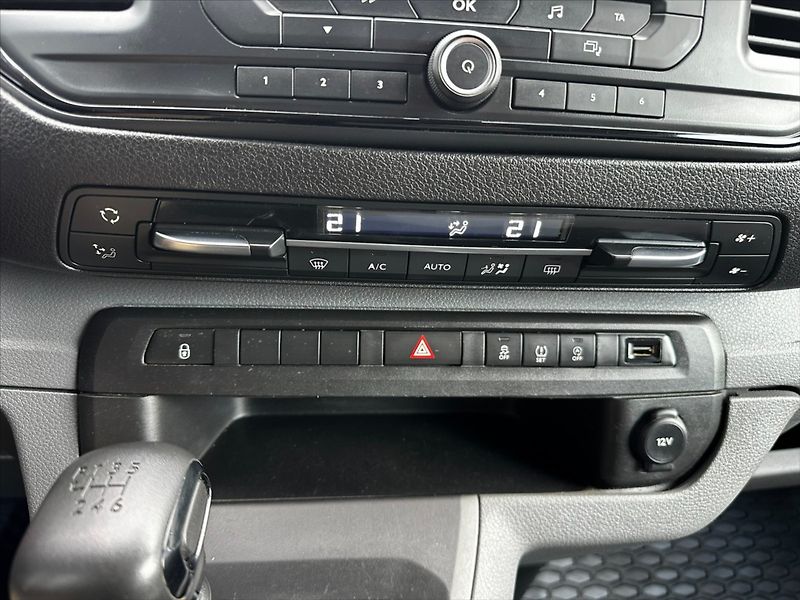Toyota ProAce 2,0 2.0D-4D 110kW 9 MÍSTNÉ-CZ! - fotka 27 z 33