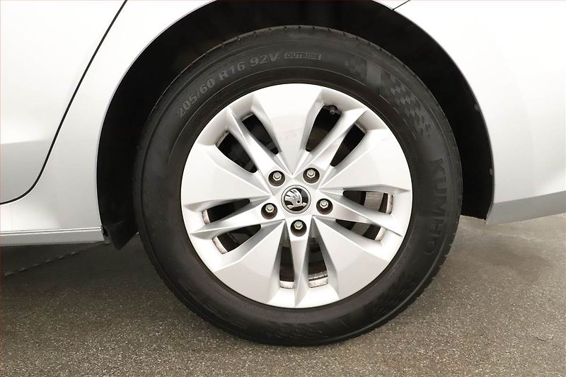 Škoda Octavia (2022) Ambition 2.0 TDI, ČR,1.maj - fotka 15 z 15