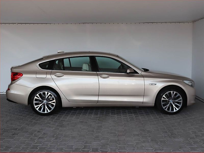 BMW Řada 5 (2010) 530d GT, Automat, Kůže, Navi - fotka 6 z 26