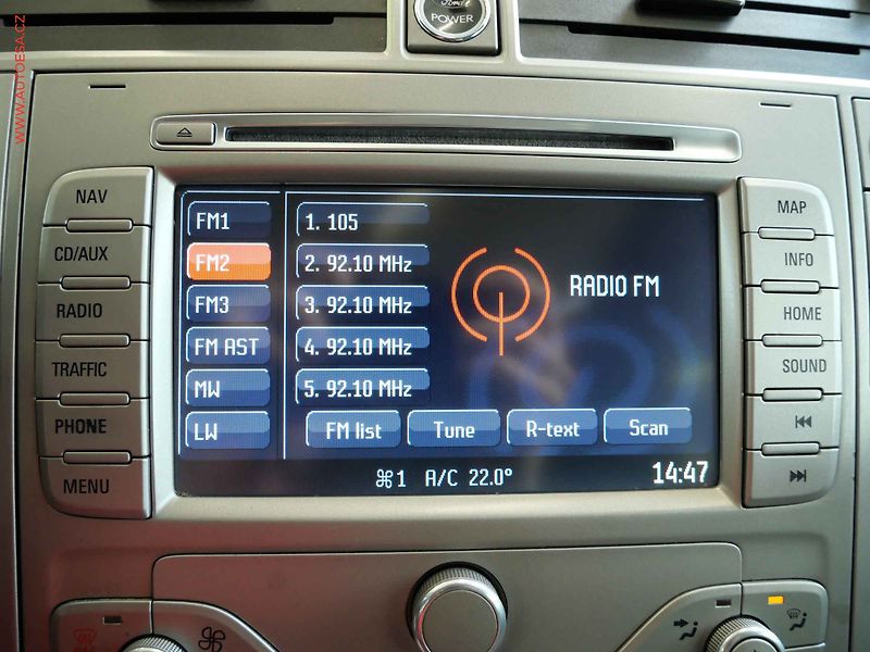 Ford Kuga (2011) 2.0 TDCi 4x4, Navigace - fotka 18 z 22