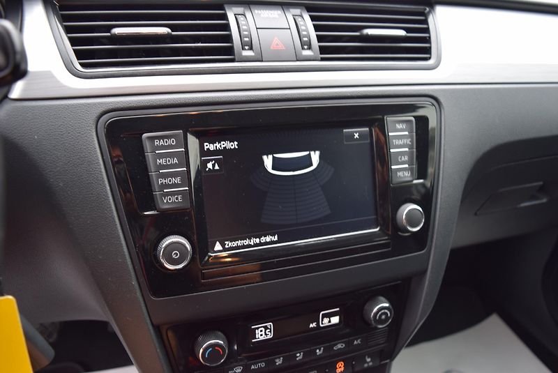 Škoda Rapid (2017) 1.2TSI 81kw ED. DRIVE XEN TAŽ  - fotka 26 z 44