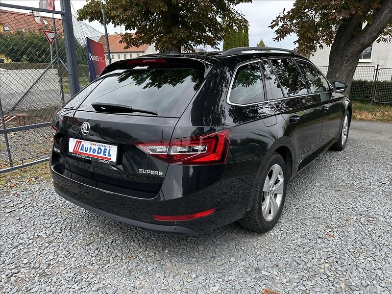 Škoda Superb 2,0 TDi DSG  BIXEN NAVI 1xMaji - fotka 6 z 50
