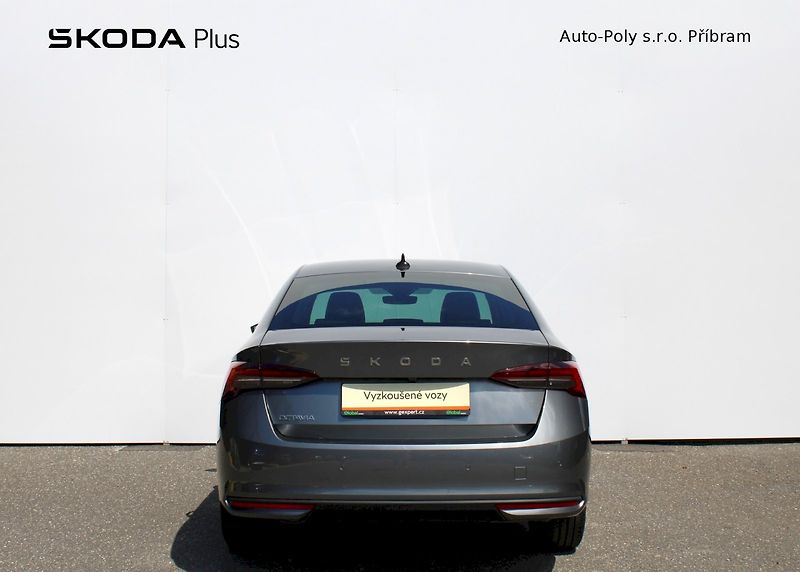 Škoda Octavia (2024) Top Selection 1.5TSI / 110kW 7 - fotka 8 z 23