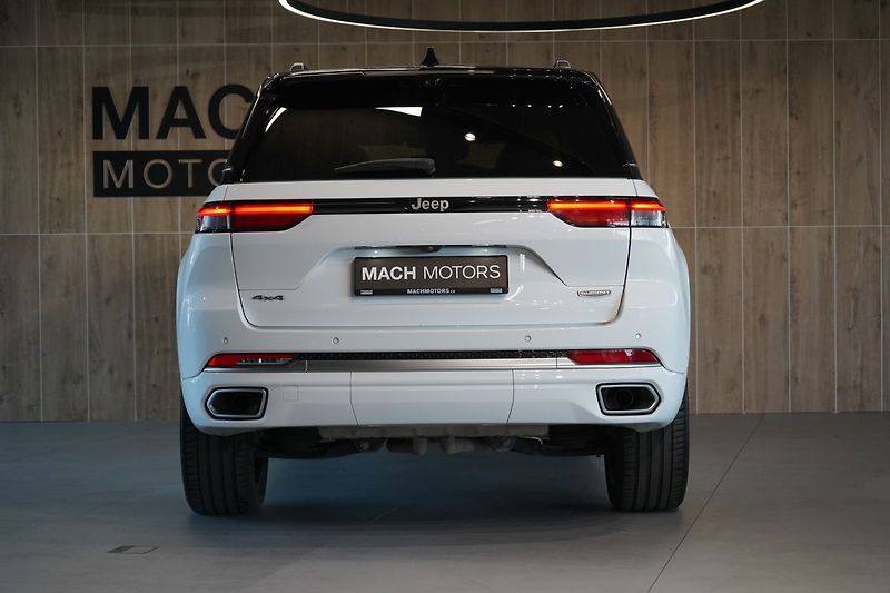 Jeep Grand Cherokee - fotka 12 z 55