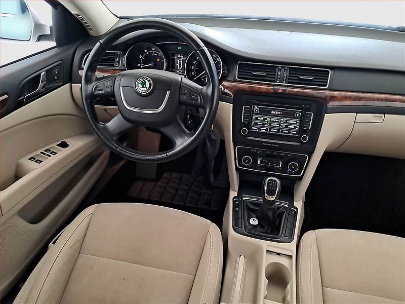 Škoda Superb (2008) Elegance 1.8 TSI, po STK - fotka 7 z 17