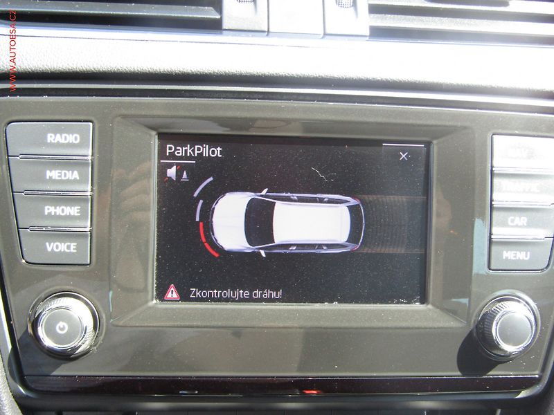 Škoda Octavia (2014) 2.0 TDi 4x4, AC, TZ, park - fotka 15 z 18