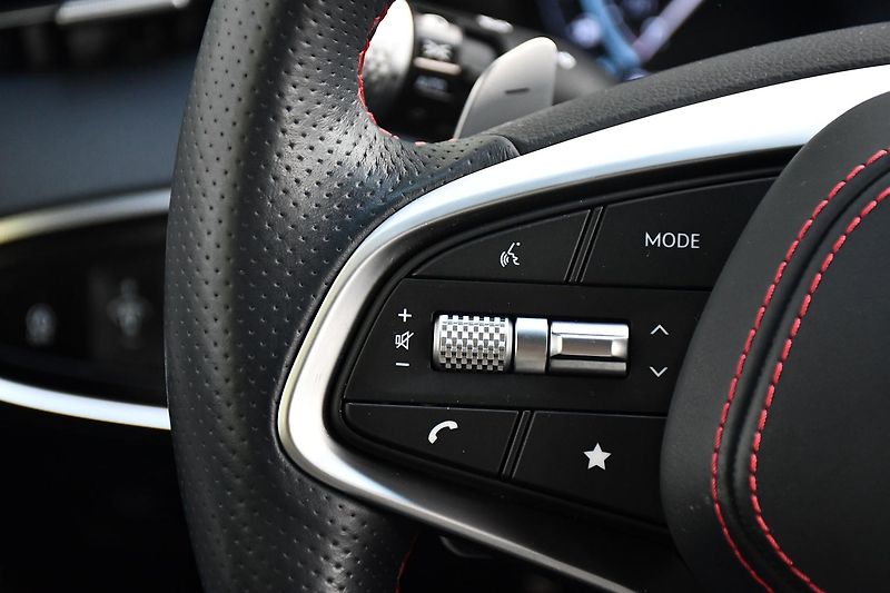 Genesis GV70 2.2 AWD SPORT LINE 1M - fotka 24 z 48