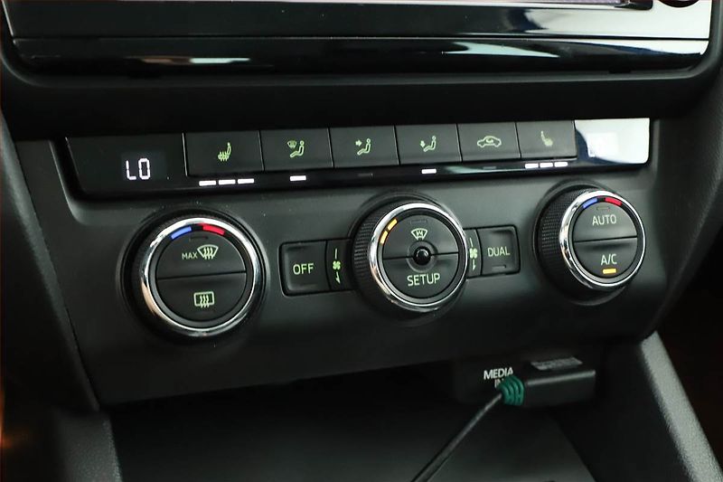 Škoda Octavia (2013) 1.8 TSI, Automat, Serv.kniha - fotka 15 z 21