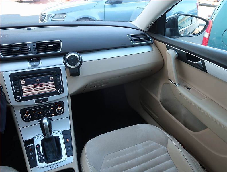 Volkswagen Passat (2011) Highline 2.0 TDI, 4X4 - fotka 8 z 24