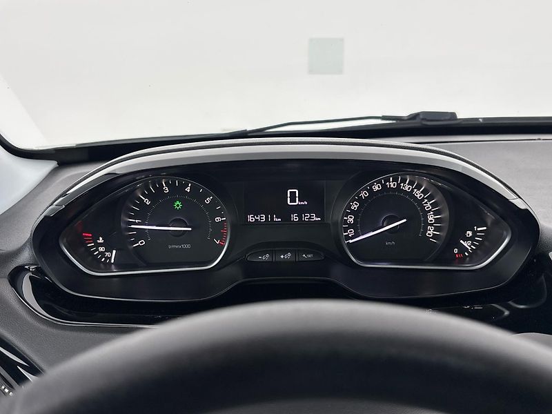Peugeot 208 Hatchback 208 - fotka 11 z 26