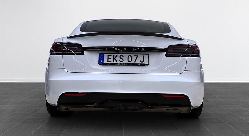 Tesla Model S LR AWD HW4 Bílý interiér Yoke  - fotka 5 z 17