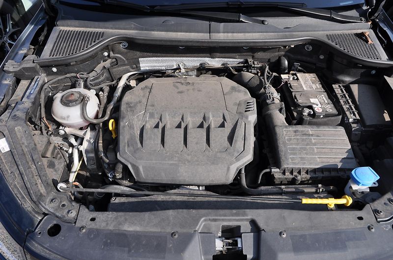 Škoda Karoq 2.0TSi 140kW 4x4 dsg SportLine - fotka 9 z 21