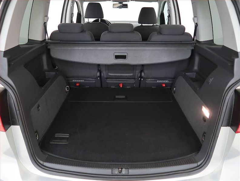 Volkswagen Touran (2011) Comfortline 2.0 TDI, Automat - fotka 14 z 23