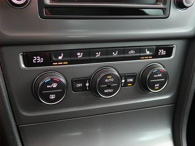Volkswagen Golf (2015) Comfortline 2.0 TDI - fotka 17 z 21