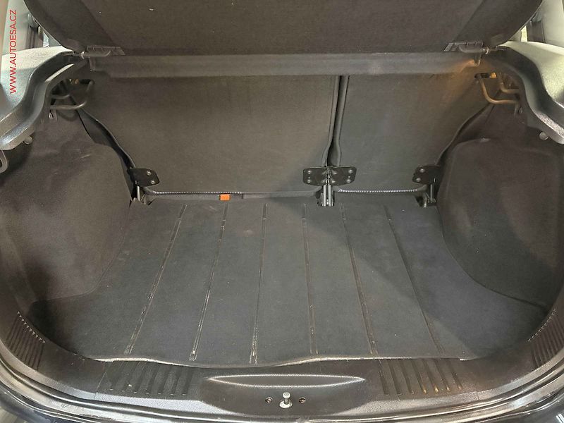Ford Fusion (2009) 1.4i, 2.maj,ČR, AC - fotka 7 z 13