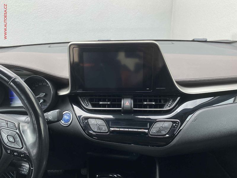 Toyota C-HR (2017) 1.8i, ČR, Active, AT - fotka 12 z 18