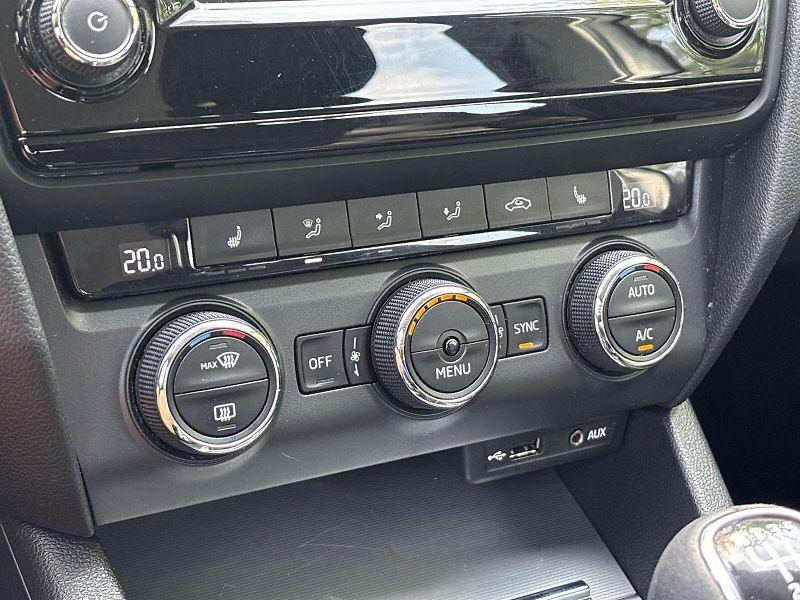 Škoda Octavia (2015) Combi 2.0 TDI 4x4 Style + - fotka 15 z 29