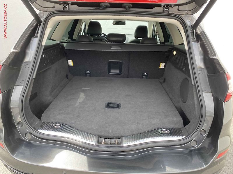 Ford Mondeo (2015) 2.0 EB, Titanium, AT, LED - fotka 7 z 21