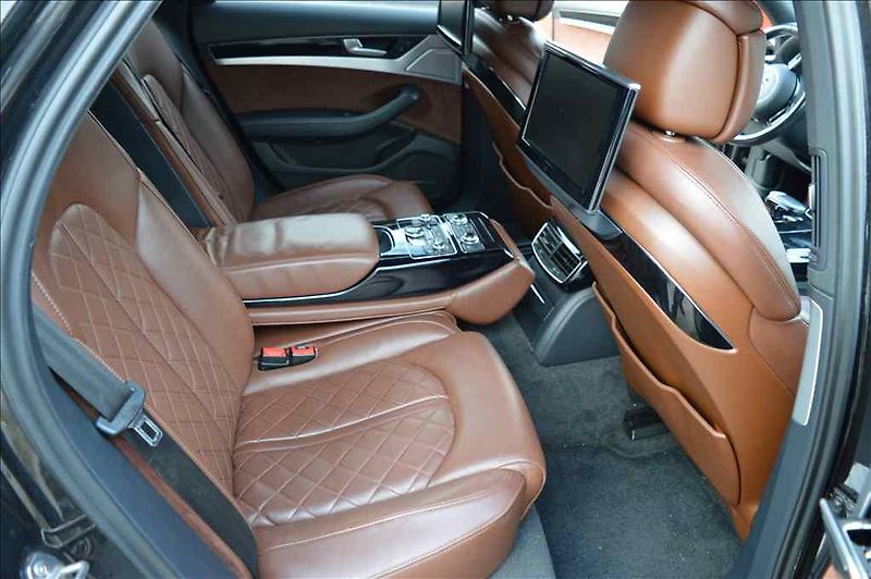 Audi A8 (2012) 4,2V8 QUATTRO - fotka 18 z 25