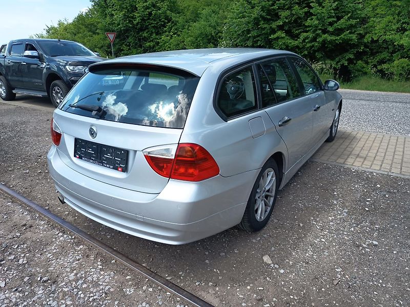 BMW Řada 7 (2006) 2.0 95kw - fotka 26 z 49