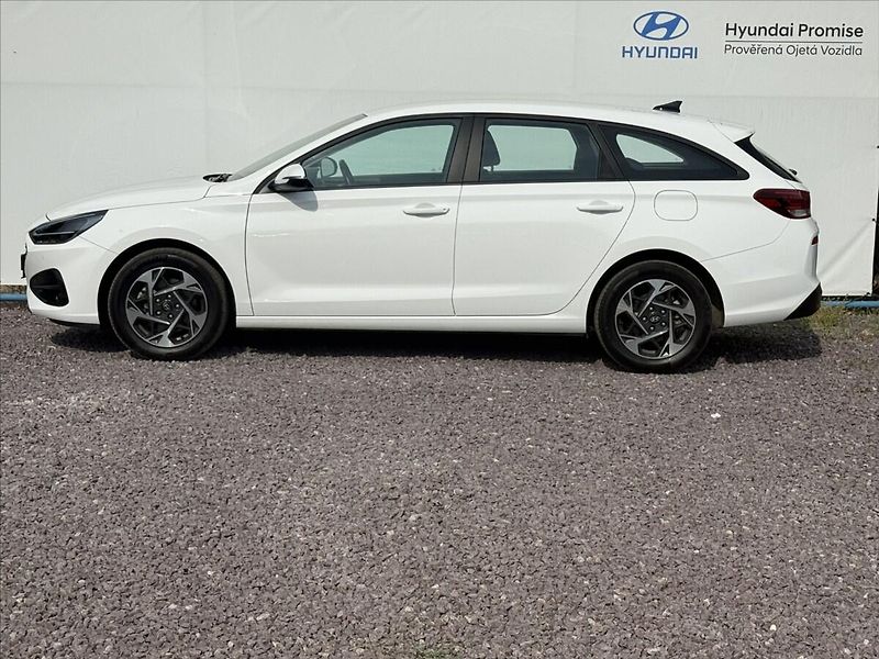 Hyundai i30 1,5 T-GDI 103kW Family - fotka 23 z 23