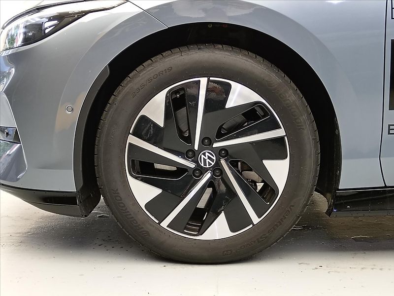 Volkswagen ID.7 Tourer Pro People 210 kW, 77 kWh - fotka 9 z 22