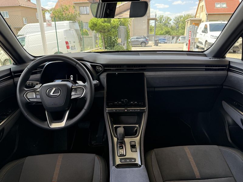 Lexus LBX 1,5 Cool Advanced  - fotka 9 z 10