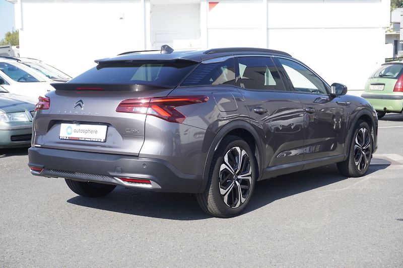 Citroën C5 X (2024) 225 plug in Hybrid Shine Pack - fotka 3 z 18