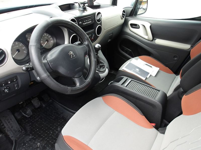 Peugeot Partner Tepee TEPEE 1,6HDi ČR 2xKOLA ! - fotka 13 z 29