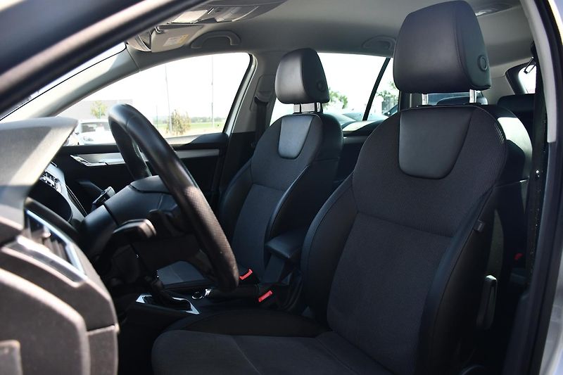 Škoda Octavia 1.5TSi 110kW DSG NAV ACC - fotka 11 z 48