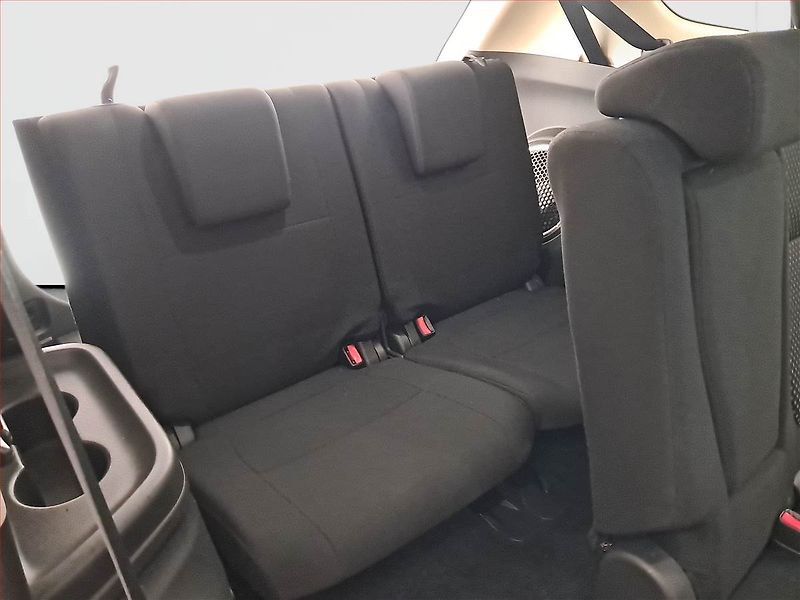Mitsubishi Outlander (2016) 2.2 DI-D, 4X4, Automat - fotka 17 z 21
