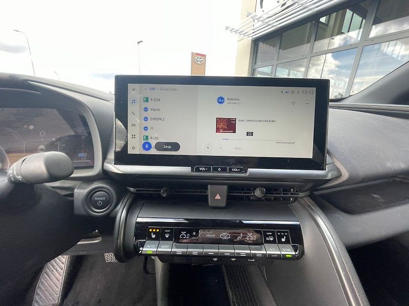 Toyota C-HR 1.8 Hybrid automat 140HP Style - fotka 18 z 23