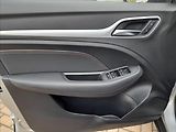 MG ZS 1,5 DVVT Essential - náhled 10