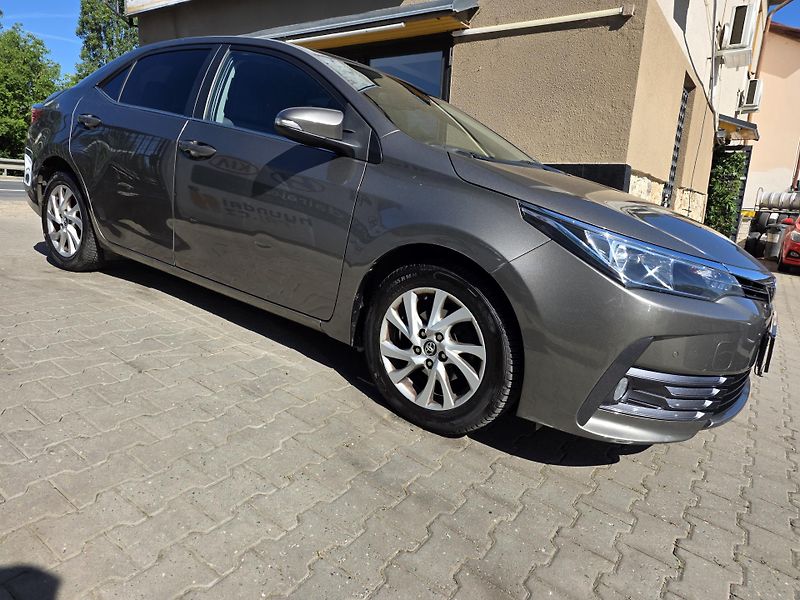 Toyota Corolla 1.6-AUTOMAT-NAVI-KAMERA - fotka 4 z 26