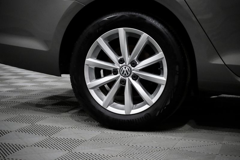 Volkswagen Golf 7 Variant 1.4 TSI 92 kW - fotka 8 z 36