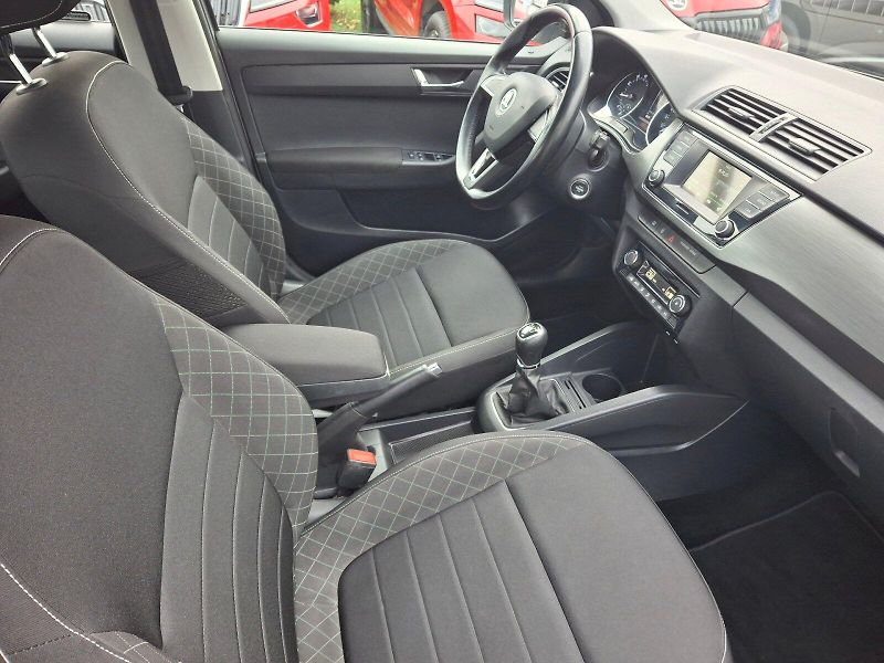 Škoda Fabia (2015) Style 1,2TSi 66kW - fotka 14 z 31