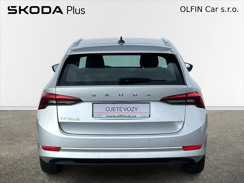 Škoda Octavia 2,0 TDi 85 kW 7DSG STYLE  IV. - fotka 9 z 27