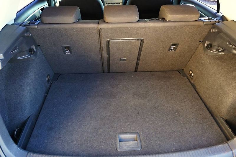 Volkswagen Golf (2014) MATCH 1,4 TSI 90 kW - fotka 13 z 35